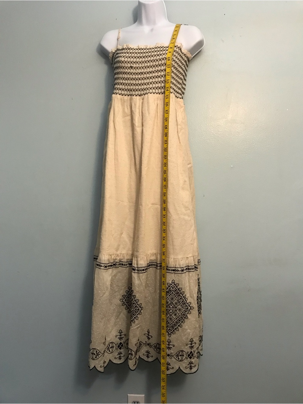 House of Harlow 1960 Cream Maxi Dress with Black Embroidered Accents - Picture 4 of 11